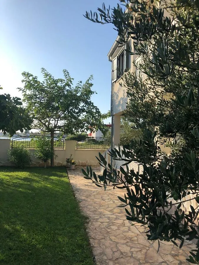 Villa Olive Grove Ferienhaus In Kroatien Direkt Am Meer Nahe Zadar Und Nin Privlaka