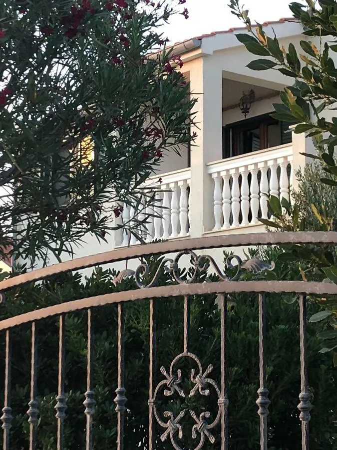 Villa Olive Grove Ferienhaus In Kroatien Direkt Am Meer Nahe Zadar Und Nin Privlaka  Croatia